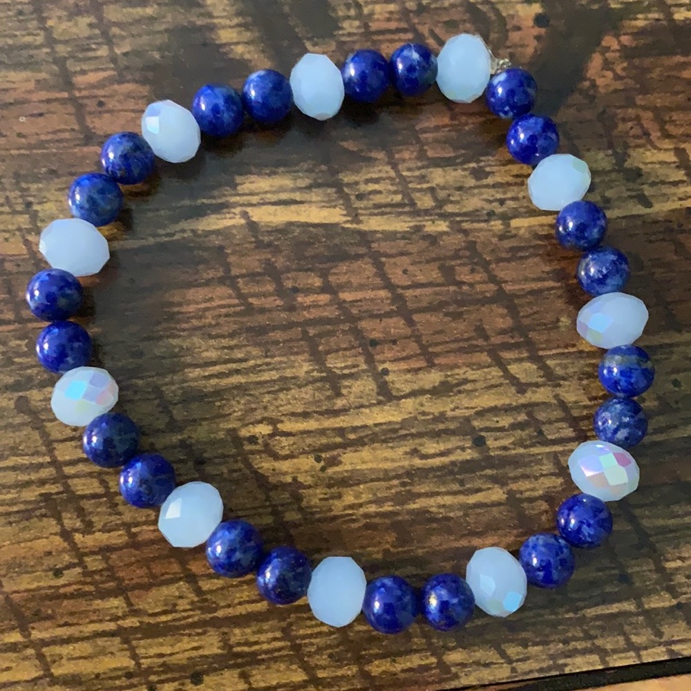 Handmade Lapis lazuli and glass beaded bracelet